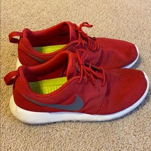 Nike red Roshe Runs size men’s 9.5